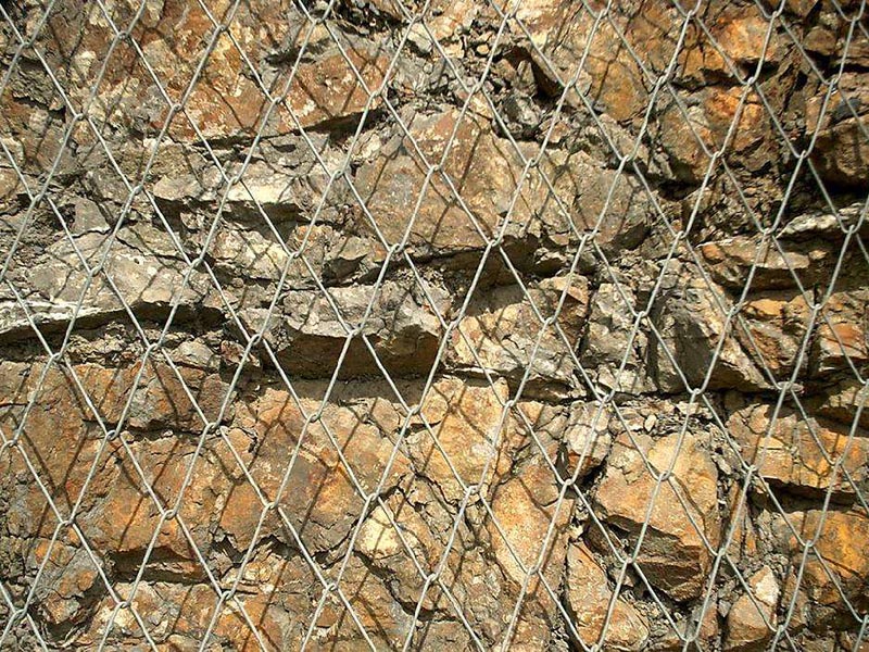 邊坡防護(hù)高強(qiáng)度鋼絲格柵